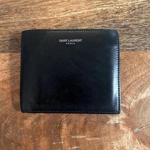 Saint Laurent
East/West bifold wallet